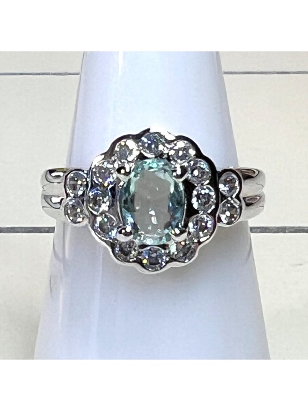 Ring Bomb Party Ring # 2894 Size 7, LC mint green spinel